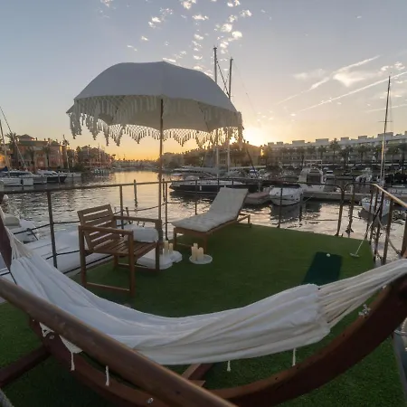 Botel La Maison De La Sotogrande