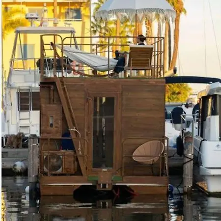 Botel La Maison De La Sotogrande