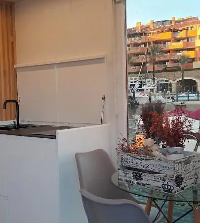 La Maison De La *